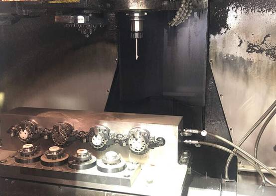 反向去毛刺加工現(xiàn)場(chǎng) 反向去毛刺加工現(xiàn)場(chǎng)