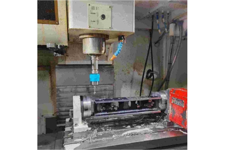 萬向浮動(dòng)去毛刺倒角刀柄 案例